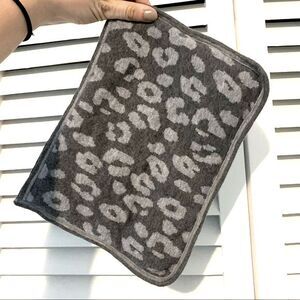 Chico’s Leopard Print Business Casual Neutral Mob Wife Cotton Wool Blend Clutch